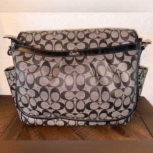 Coach Signature Canvas Messenger Crossbody Bag